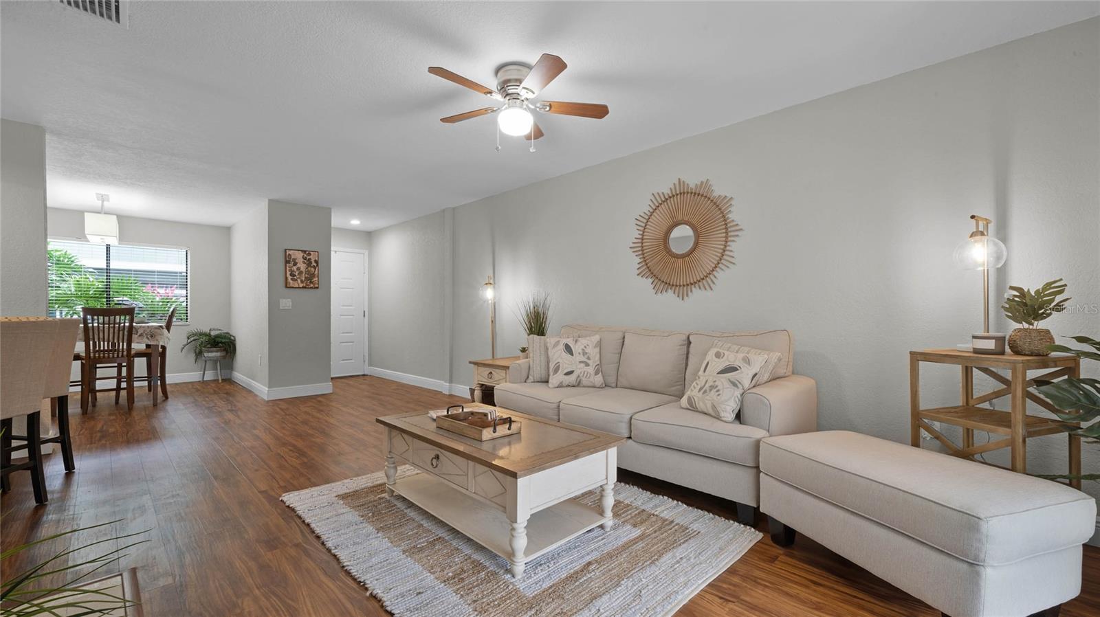 Image 7 of 27 For 524 Sun Valley Village 105