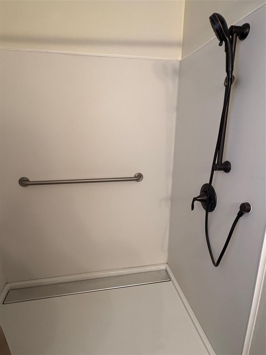 Image 6 of 10 For 1137 Oaks Boulevard