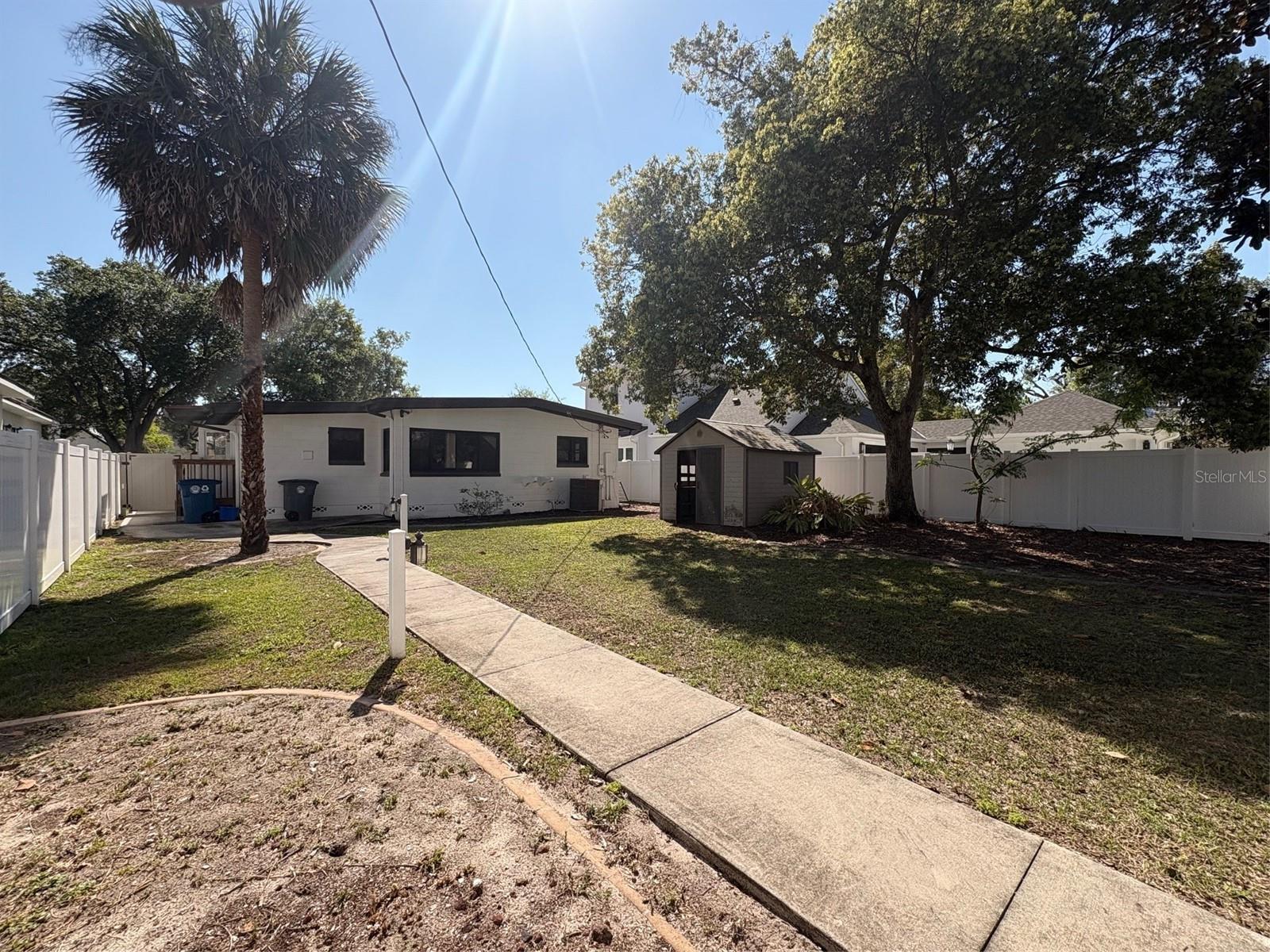 Image 9 of 10 For 1137 Oaks Boulevard