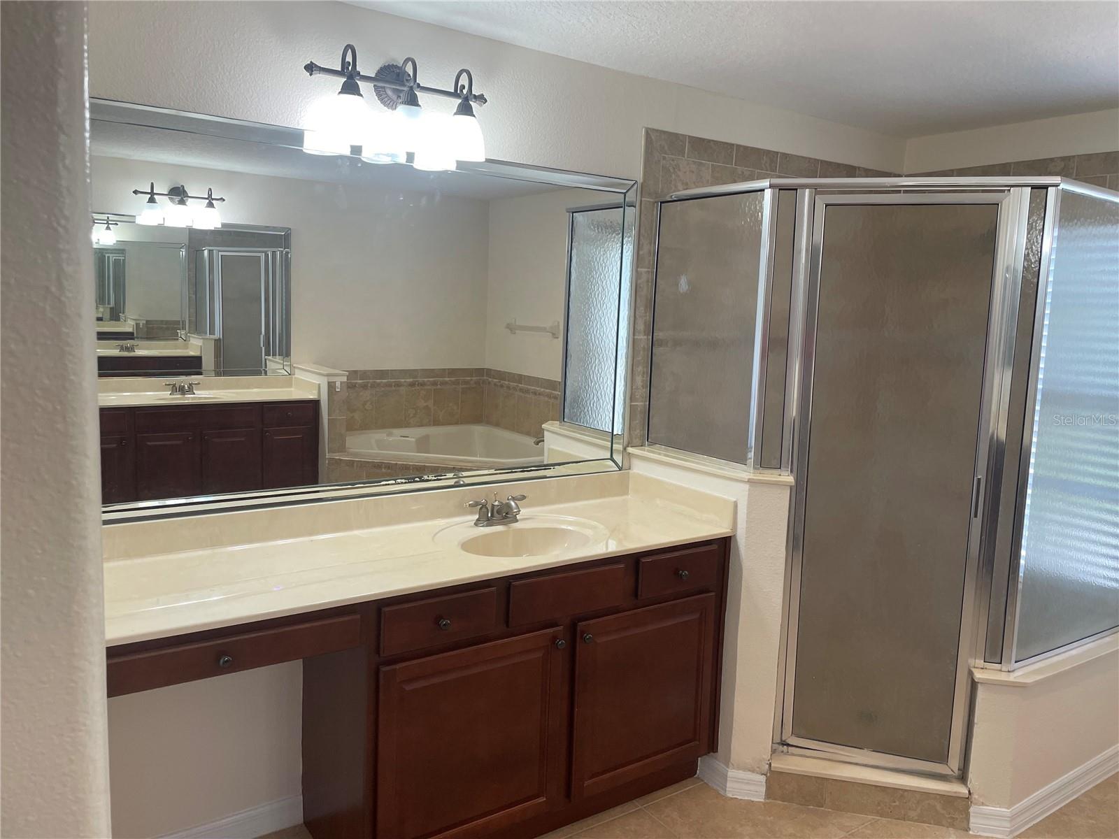 Image 9 of 19 For 13241 Hatherton Circle