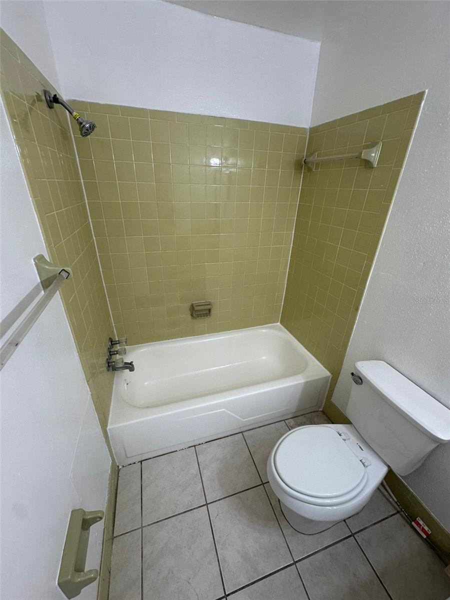 Image 9 of 30 For 1830 Maravilla Avenue 320