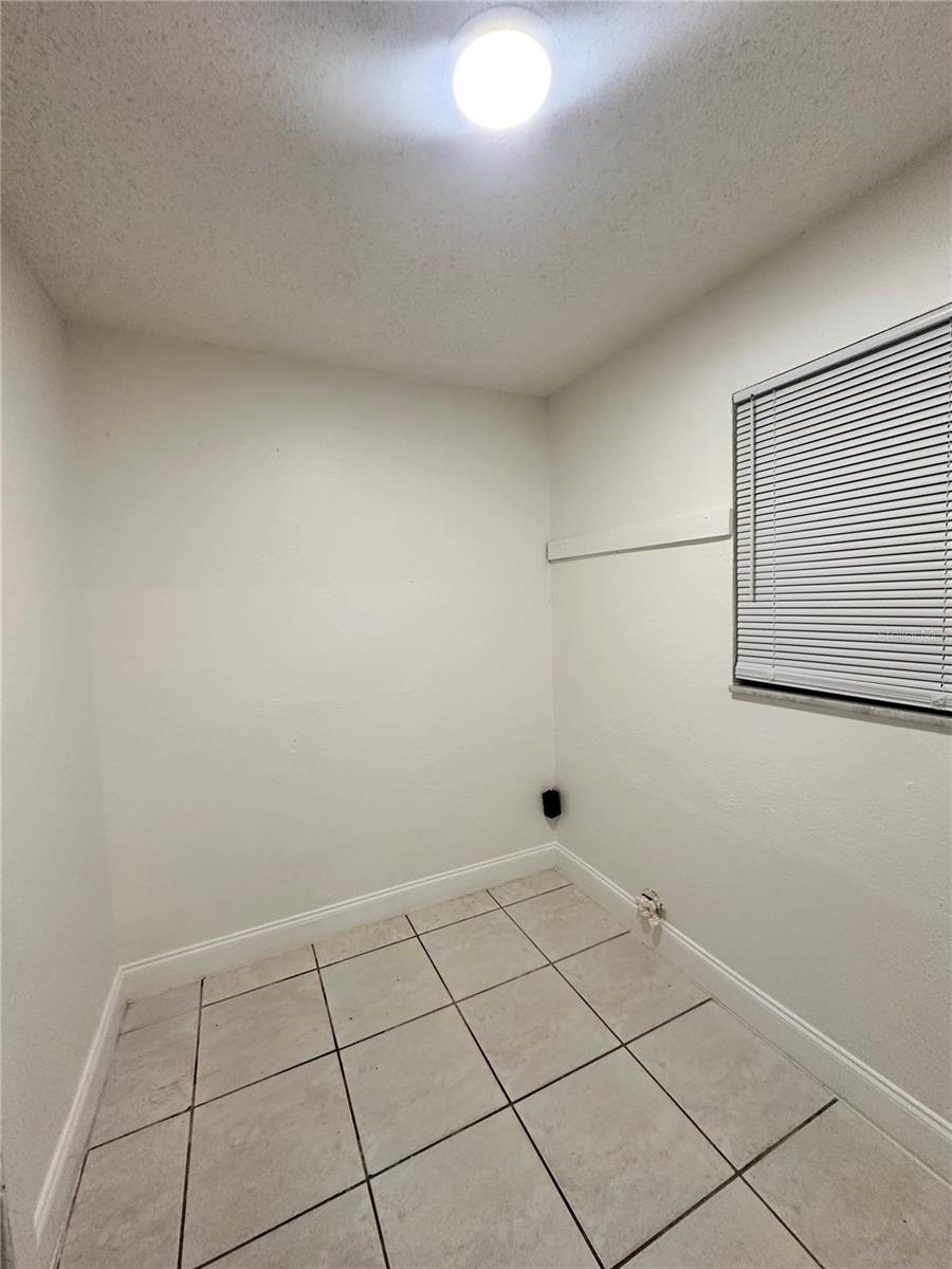 Listing photo id 8 for 4523 Prince Hall Boulevard