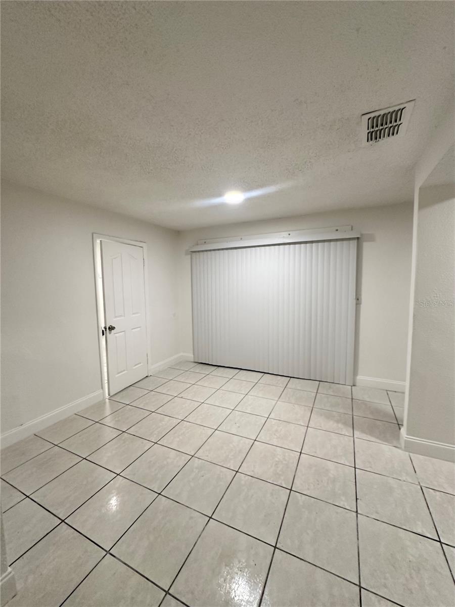 Listing photo id 6 for 4523 Prince Hall Boulevard