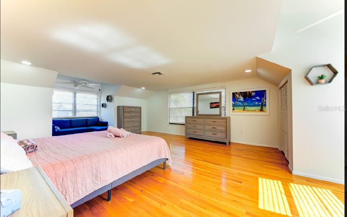 Image 21 of 49 For 2932 Lexington Street