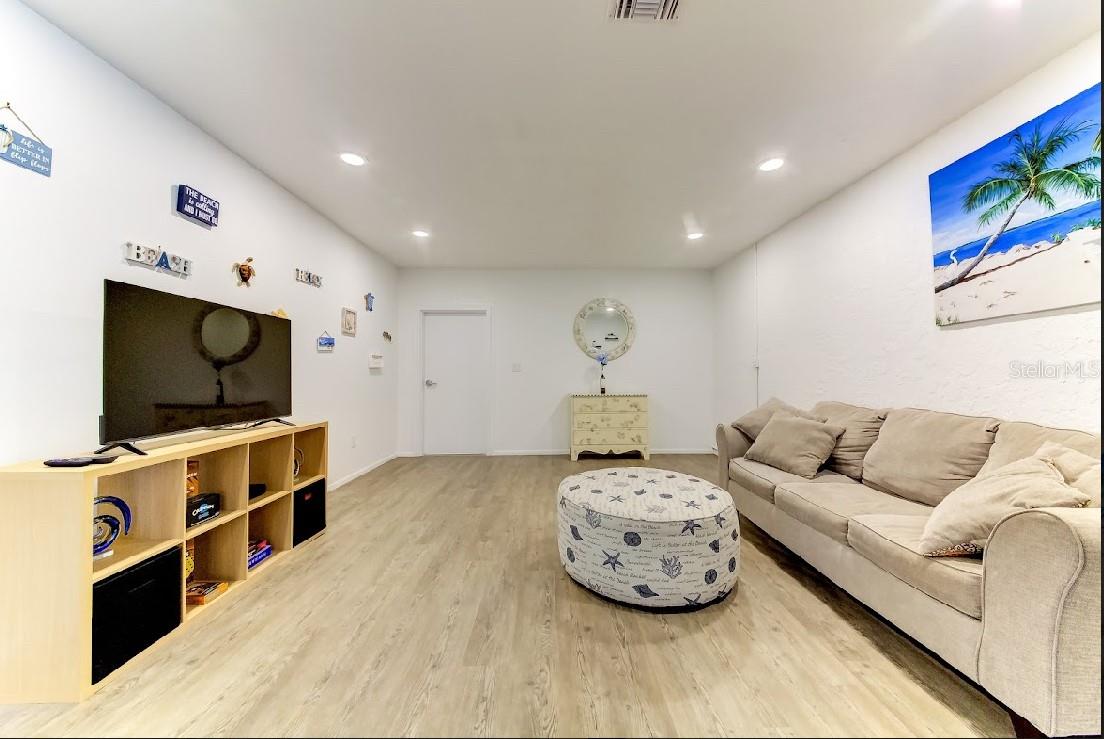 Image 28 of 49 For 2932 Lexington Street