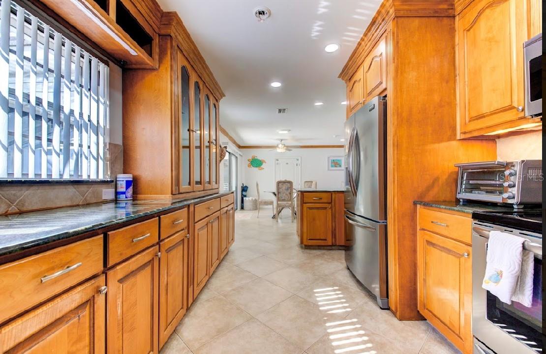 Image 7 of 49 For 2932 Lexington Street