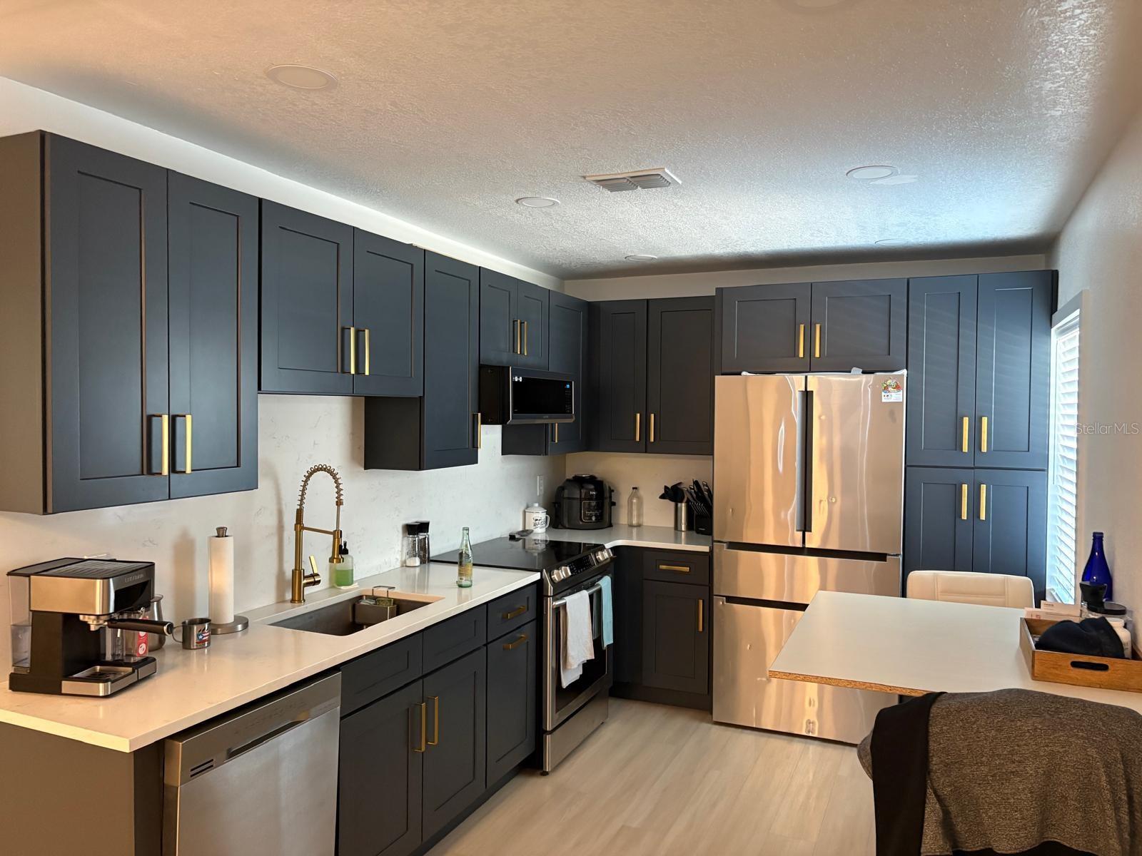 Image 2 of 5 For 215 Illinois Avenue