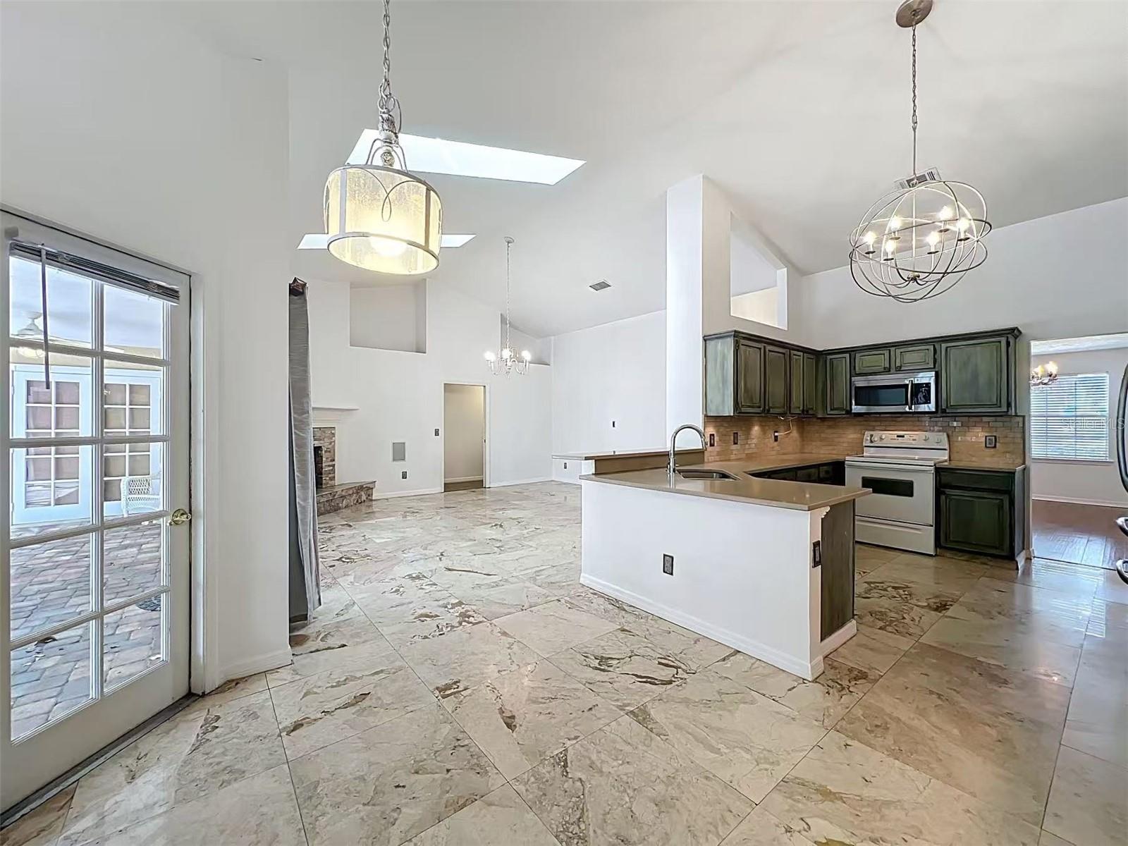 Image 17 of 73 For 9144 Galleon Court