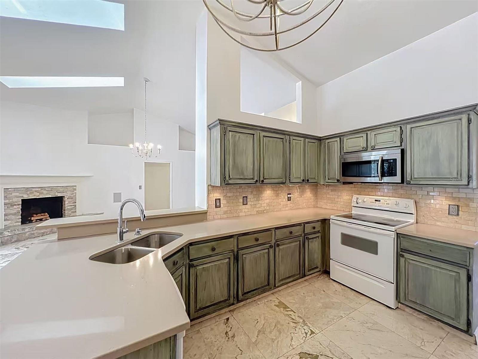 Image 18 of 73 For 9144 Galleon Court