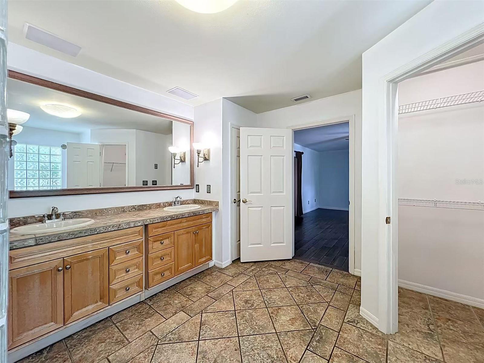 Image 31 of 73 For 9144 Galleon Court