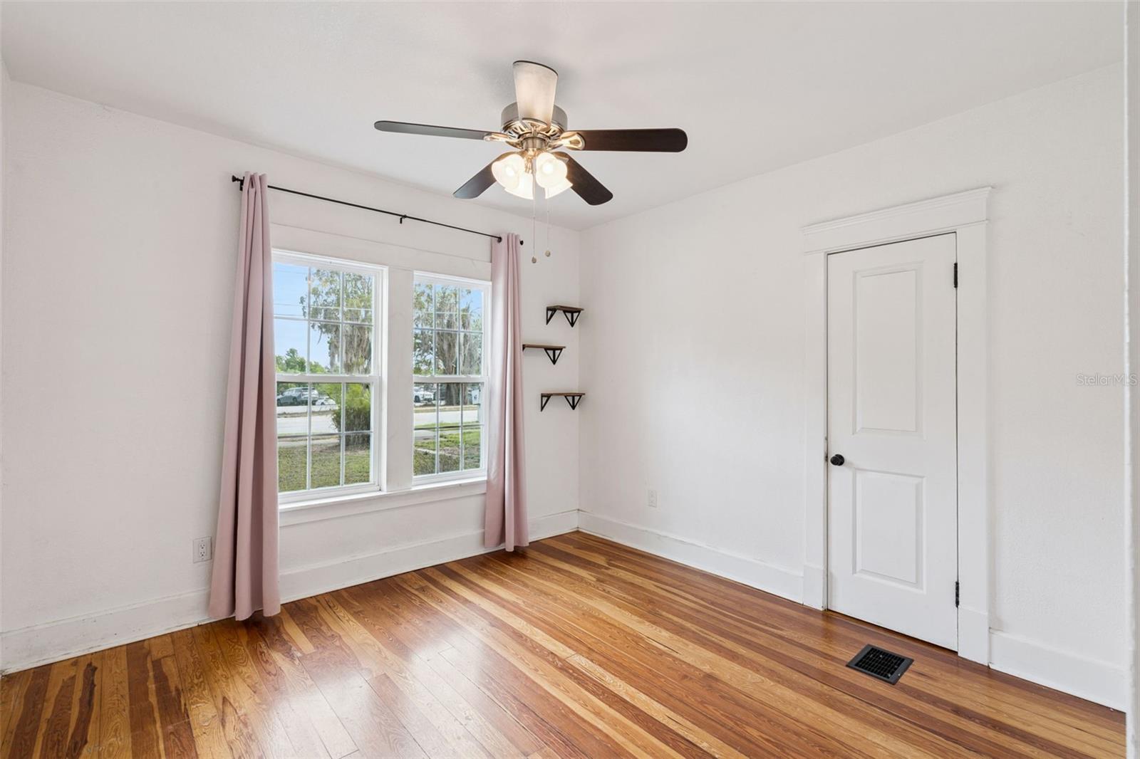 Image 12 of 29 For 1016 Washington Avenue