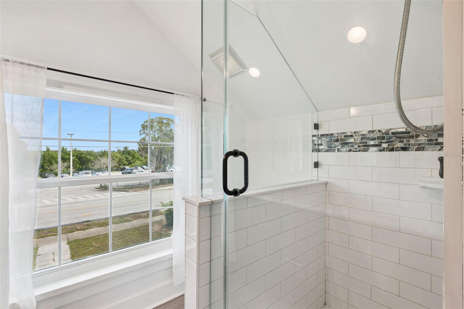 Image 21 of 29 For 1016 Washington Avenue