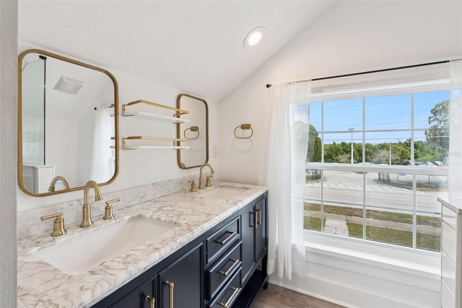 Image 22 of 29 For 1016 Washington Avenue