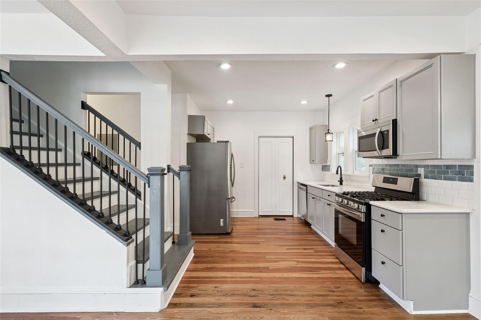 Image 9 of 29 For 1016 Washington Avenue