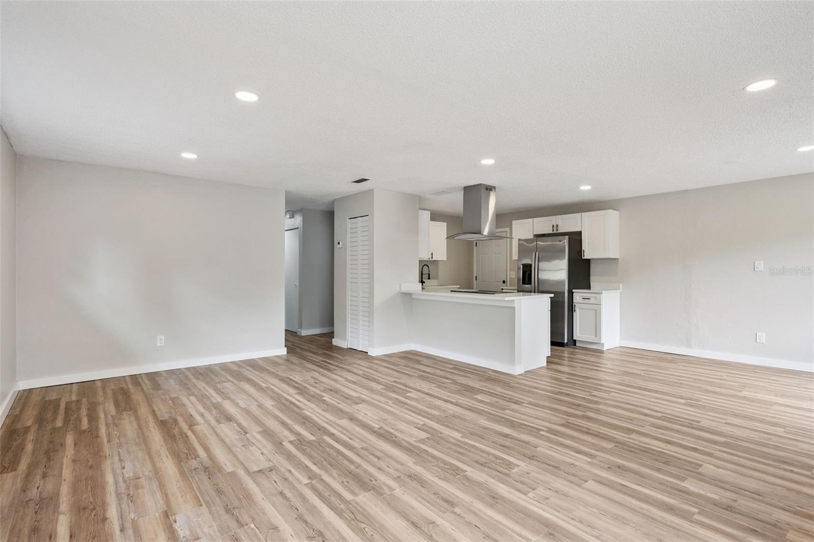 Image 10 of 34 For 330 Marjorie Boulevard