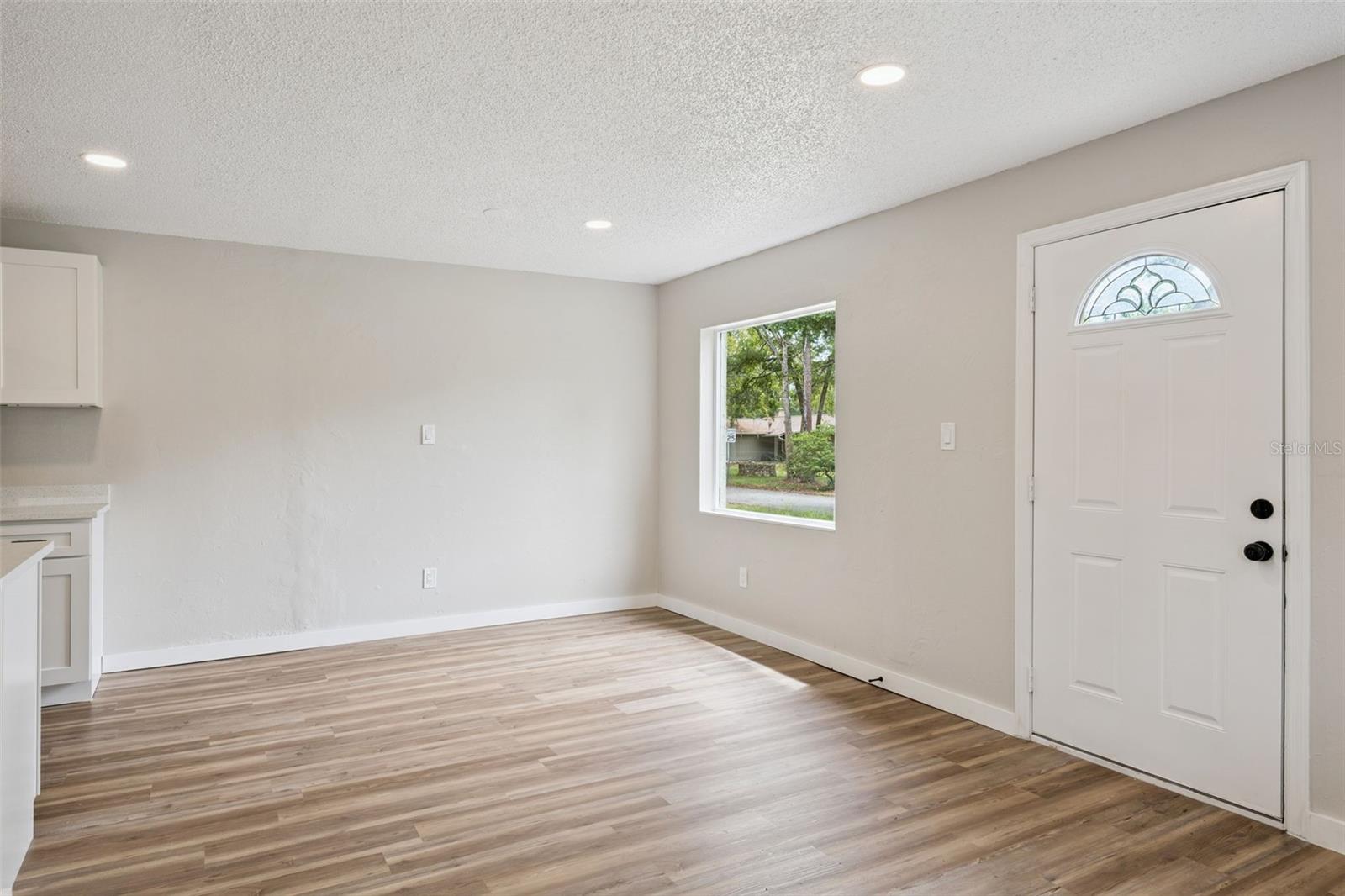 Image 17 of 34 For 330 Marjorie Boulevard