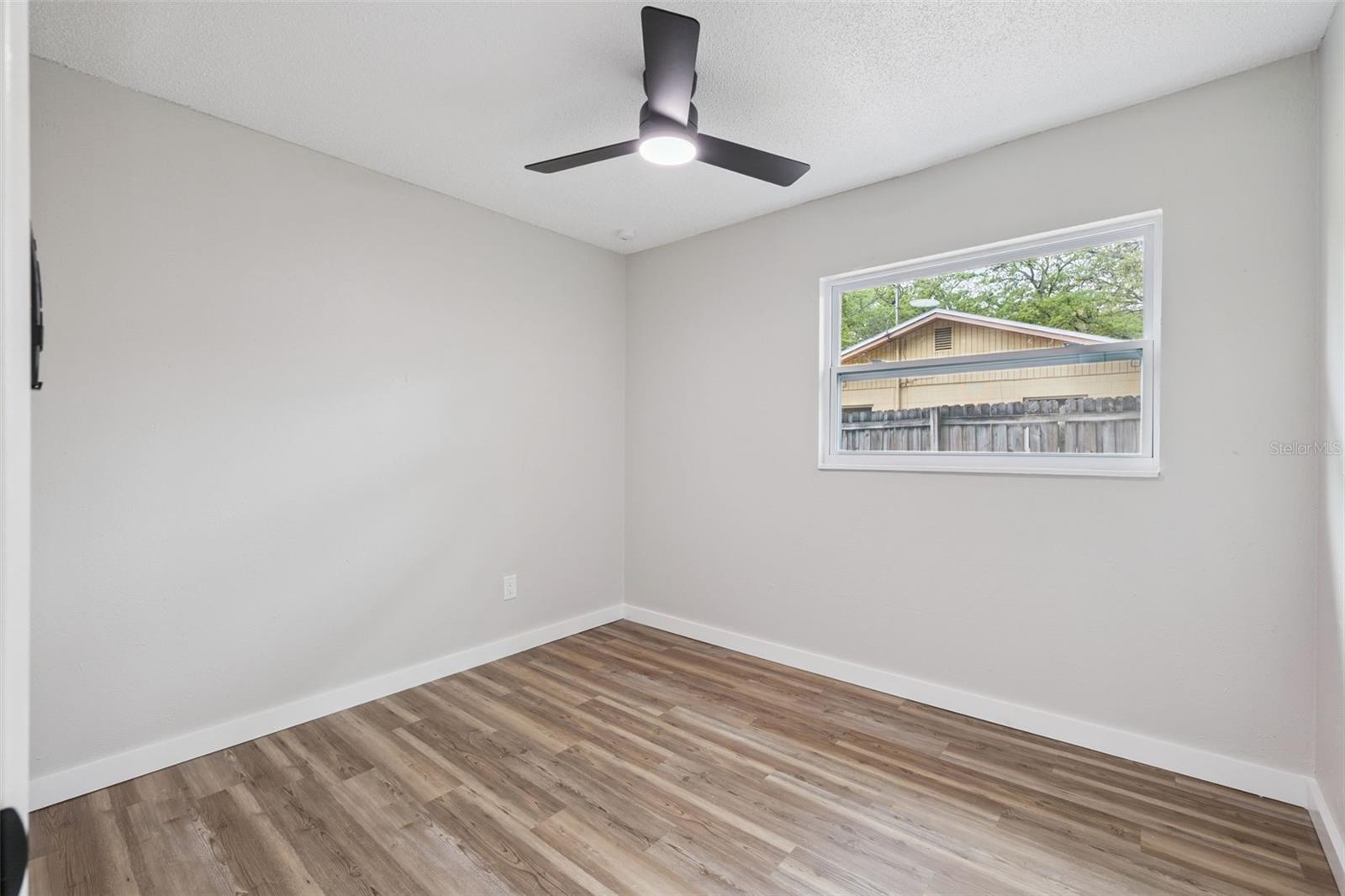 Image 23 of 34 For 330 Marjorie Boulevard