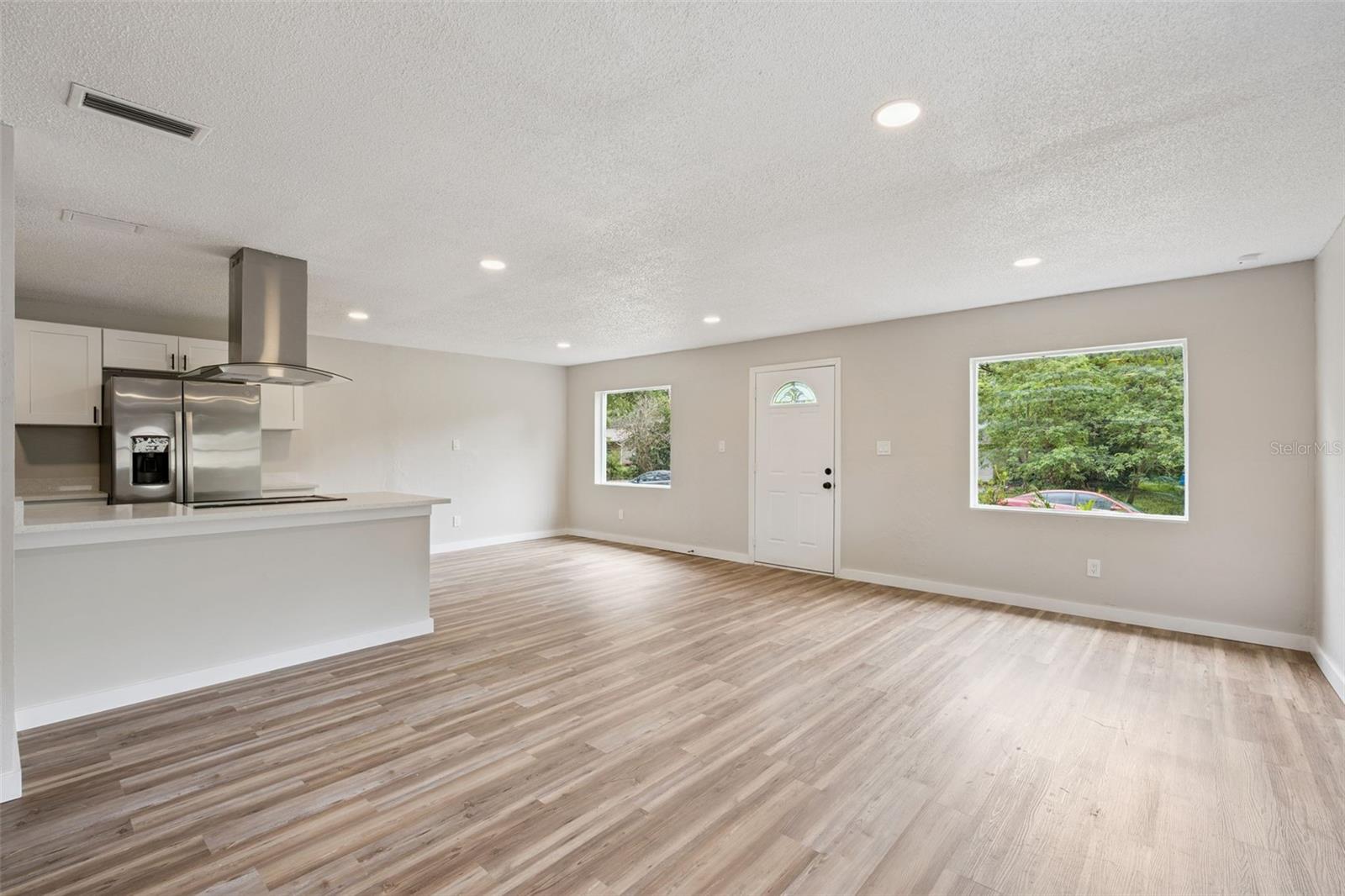 Image 7 of 34 For 330 Marjorie Boulevard