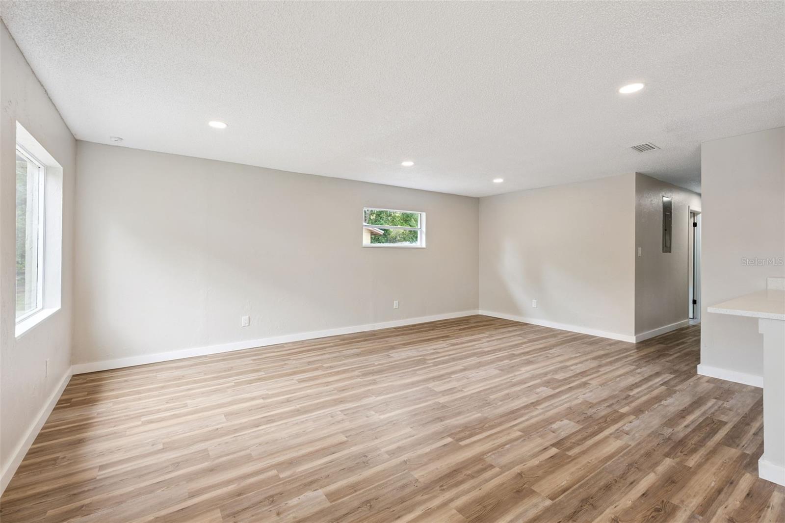 Image 9 of 34 For 330 Marjorie Boulevard