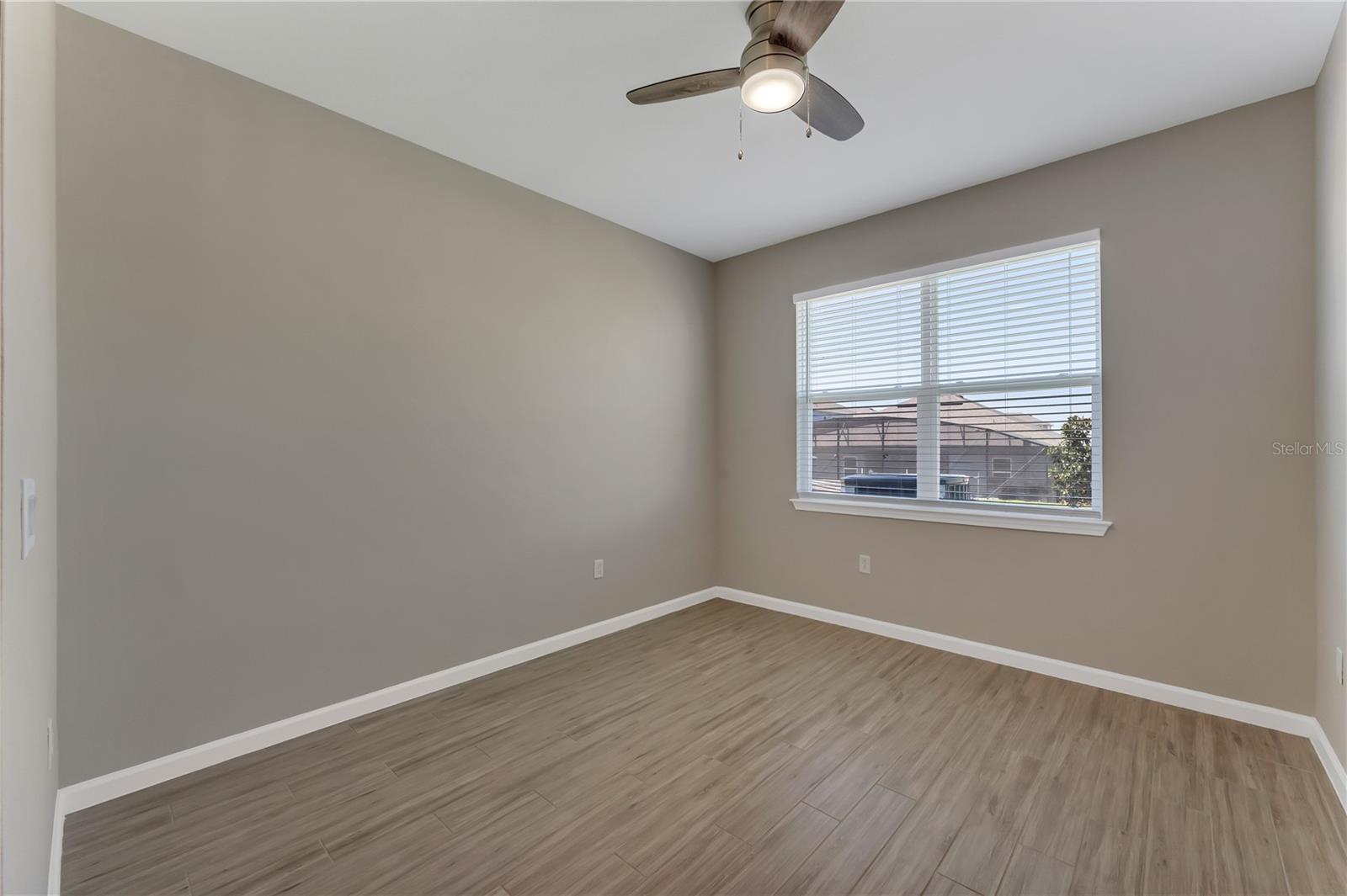 Image 18 of 34 For 4441 Lions Gate Avenue