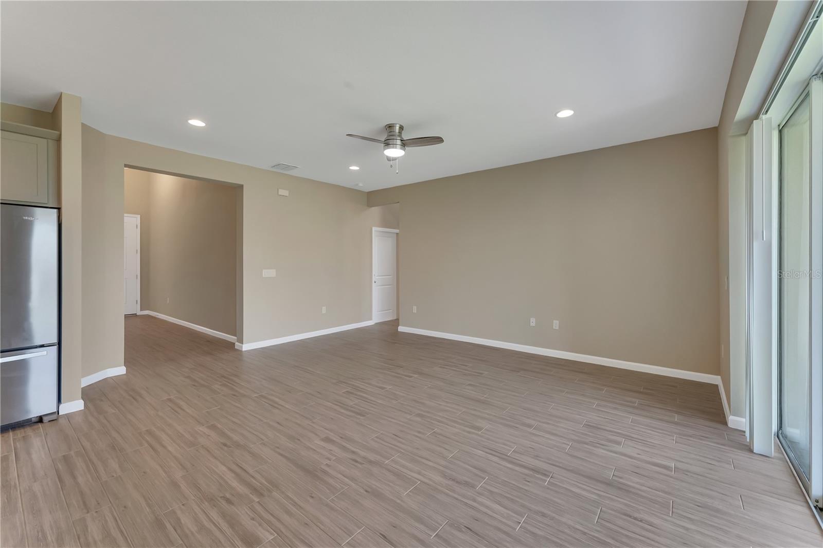 Image 6 of 34 For 4441 Lions Gate Avenue