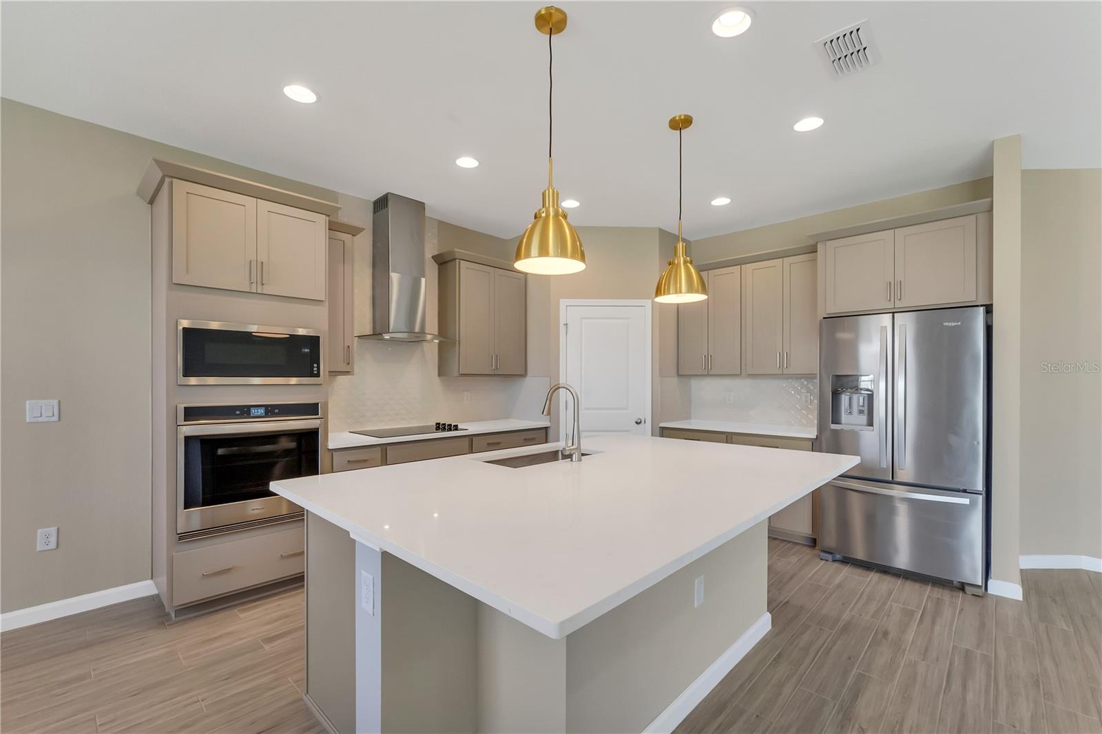 Image 9 of 34 For 4441 Lions Gate Avenue