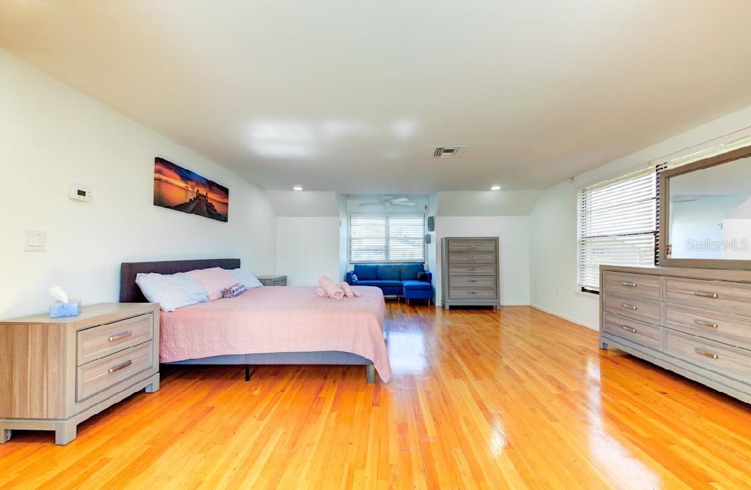 Image 17 of 47 For 2932 Lexington Street