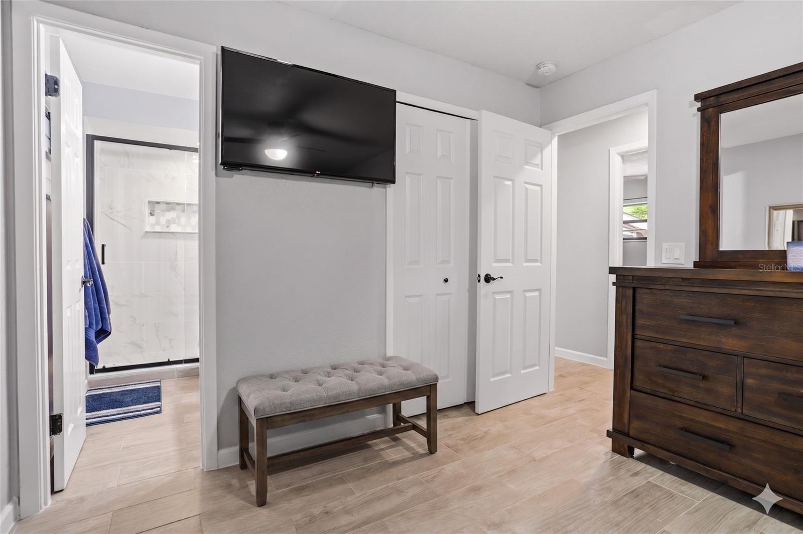 Image 17 of 27 For 354 Hickory Drive