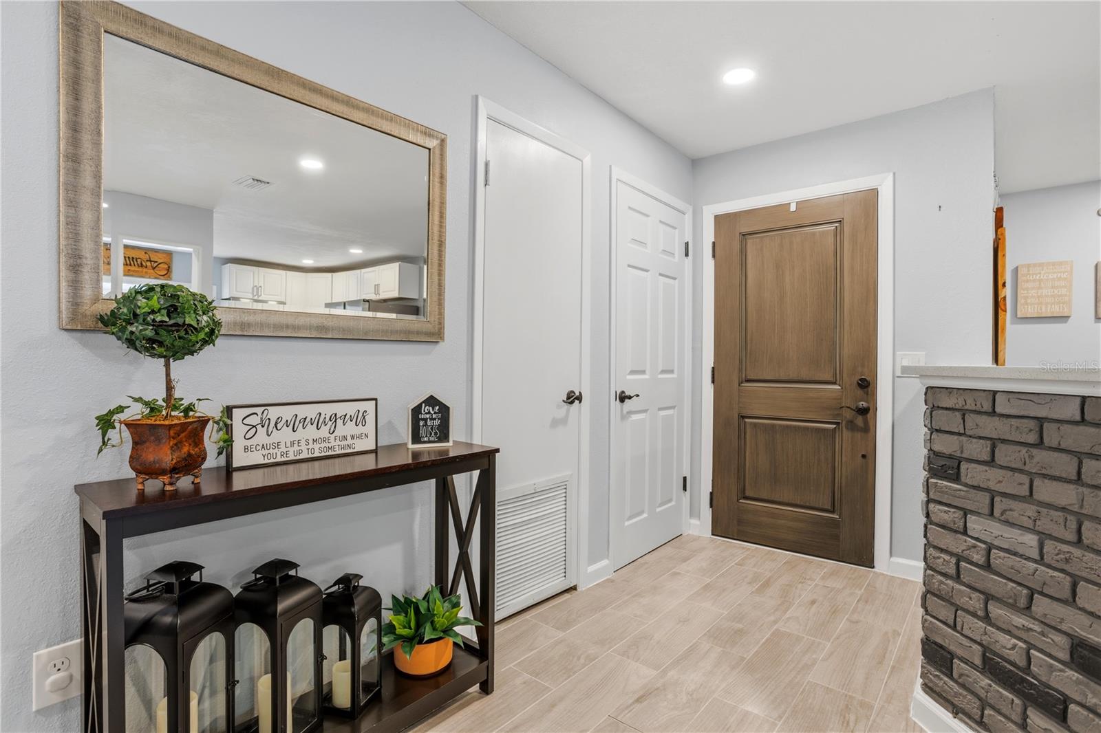 Image 3 of 27 For 354 Hickory Drive