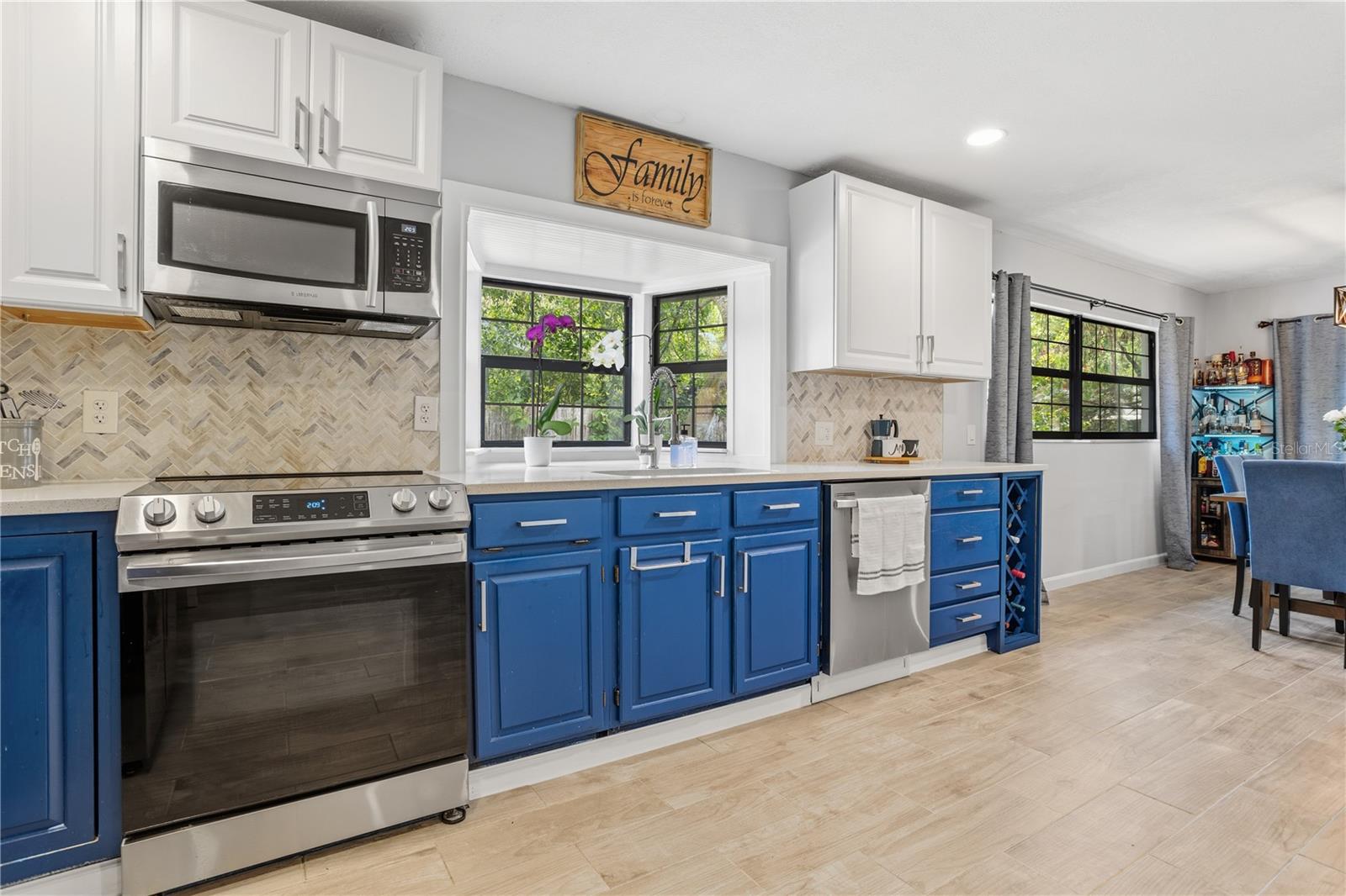 Image 4 of 27 For 354 Hickory Drive