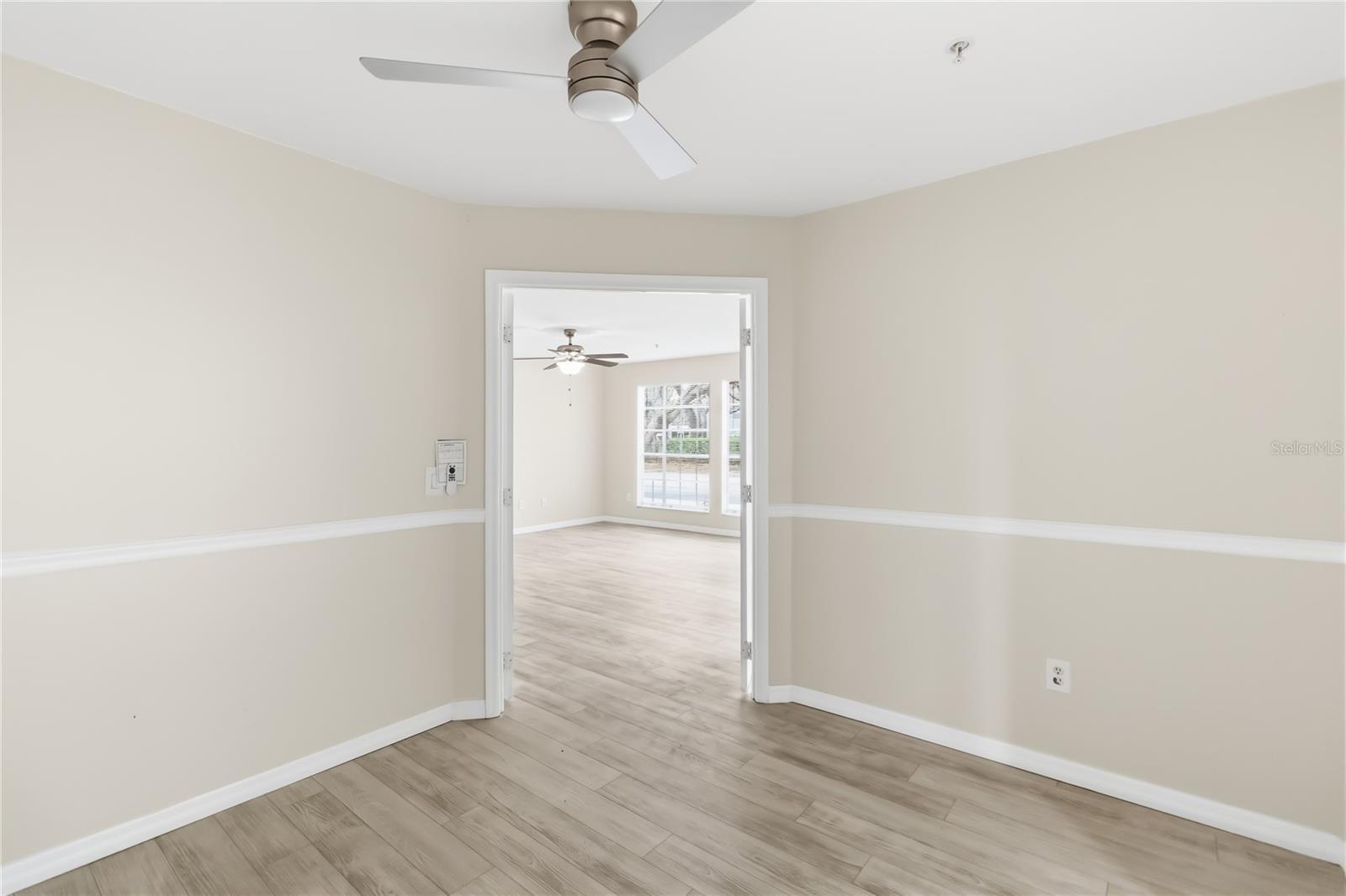 Image 21 of 37 For 995 Northern Dancer Way 105