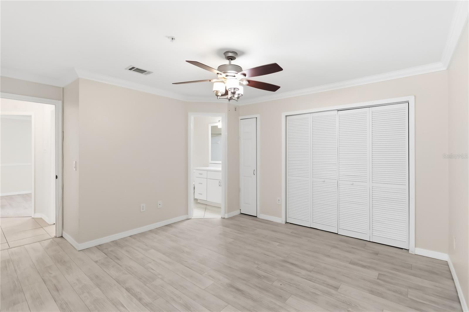 Image 26 of 37 For 995 Northern Dancer Way 105