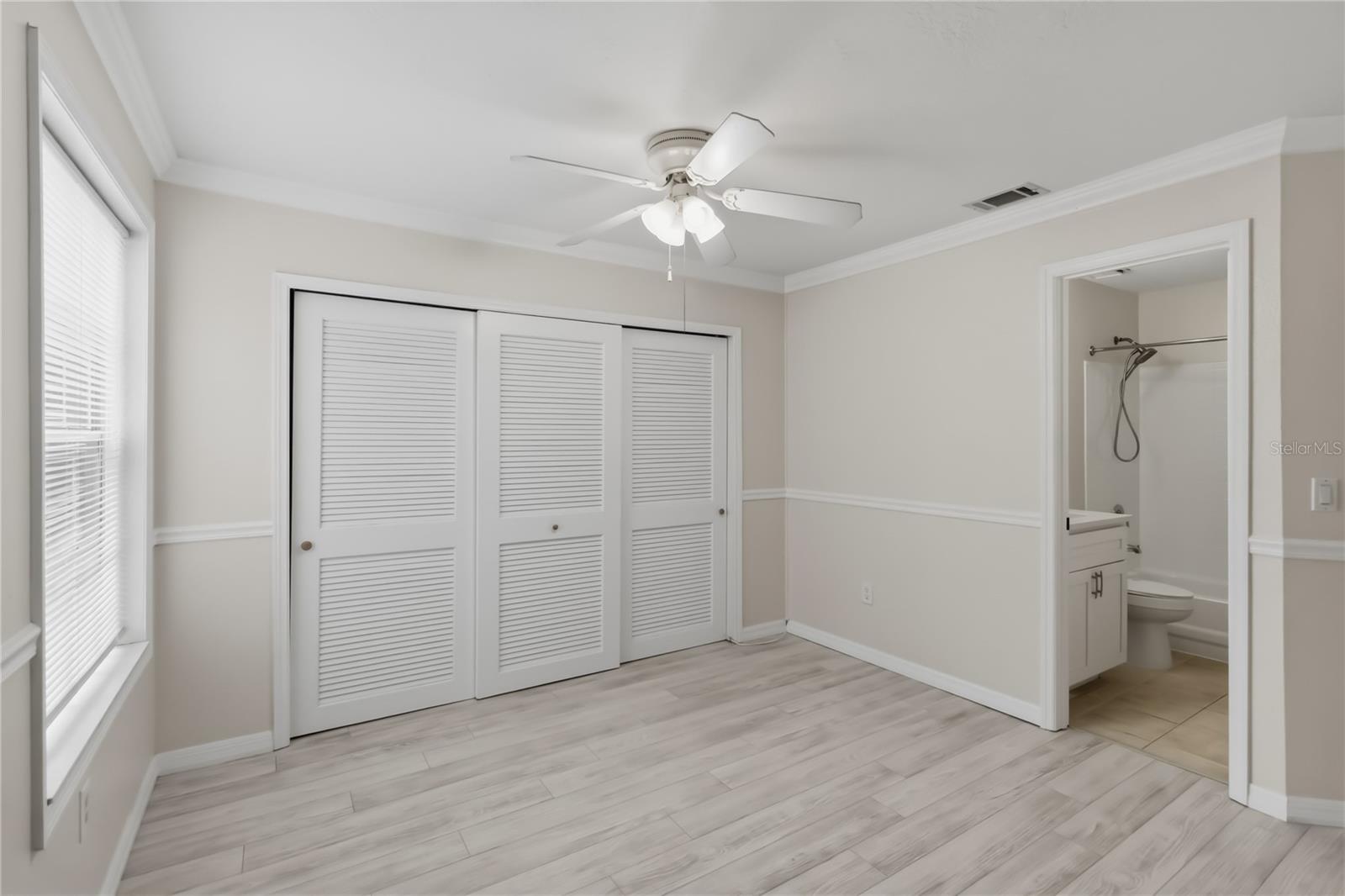 Image 28 of 37 For 995 Northern Dancer Way 105