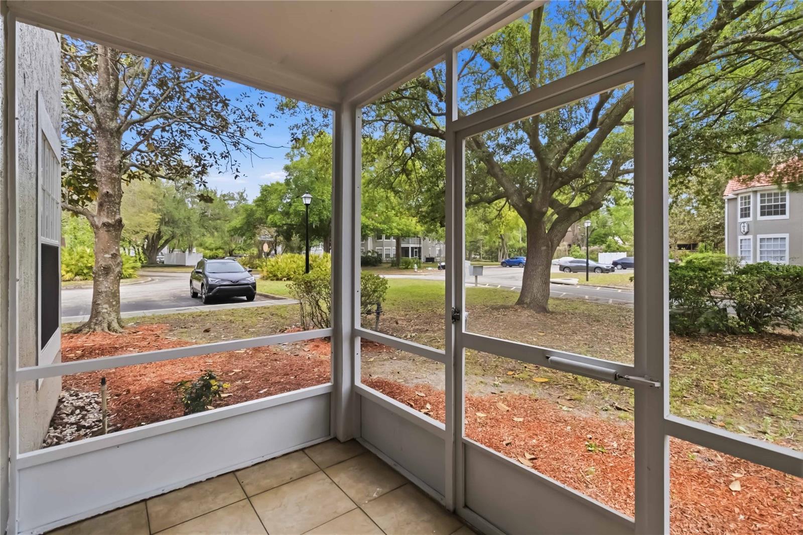 Image 30 of 37 For 995 Northern Dancer Way 105