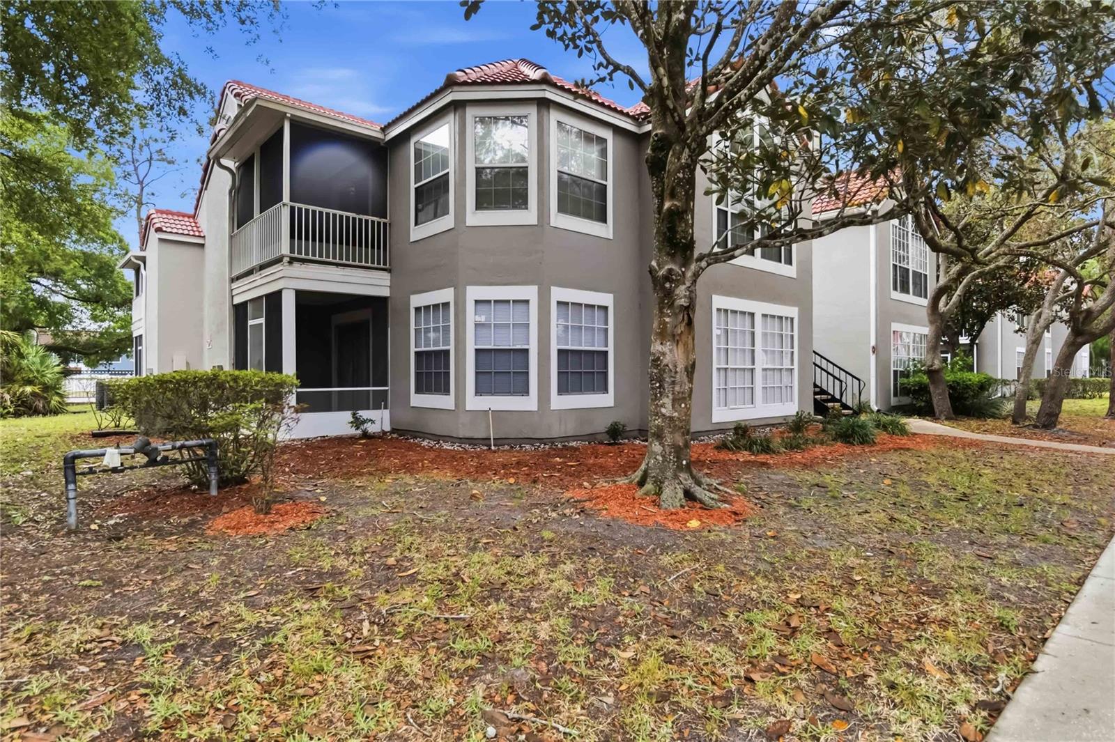 Image 32 of 37 For 995 Northern Dancer Way 105