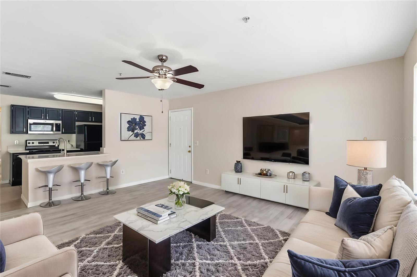 Image 4 of 37 For 995 Northern Dancer Way 105