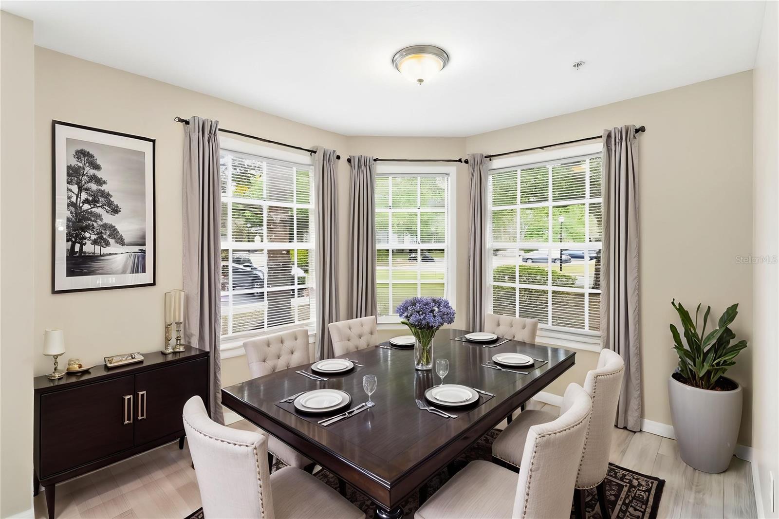 Image 5 of 37 For 995 Northern Dancer Way 105