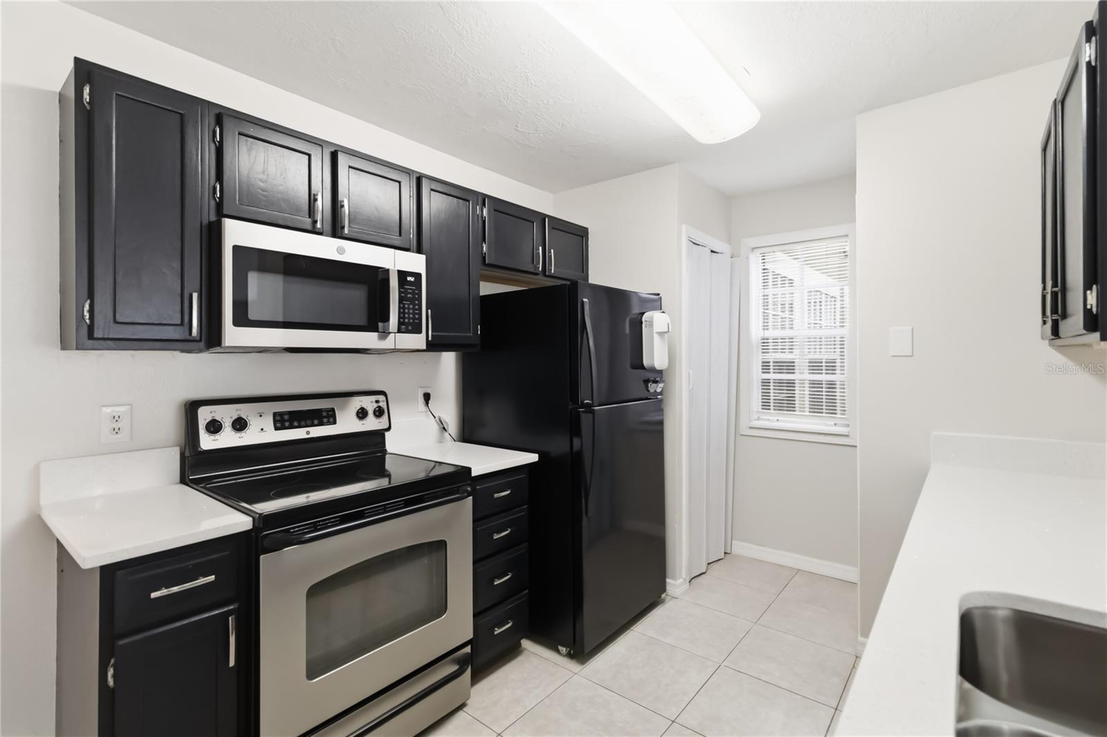 Image 6 of 37 For 995 Northern Dancer Way 105