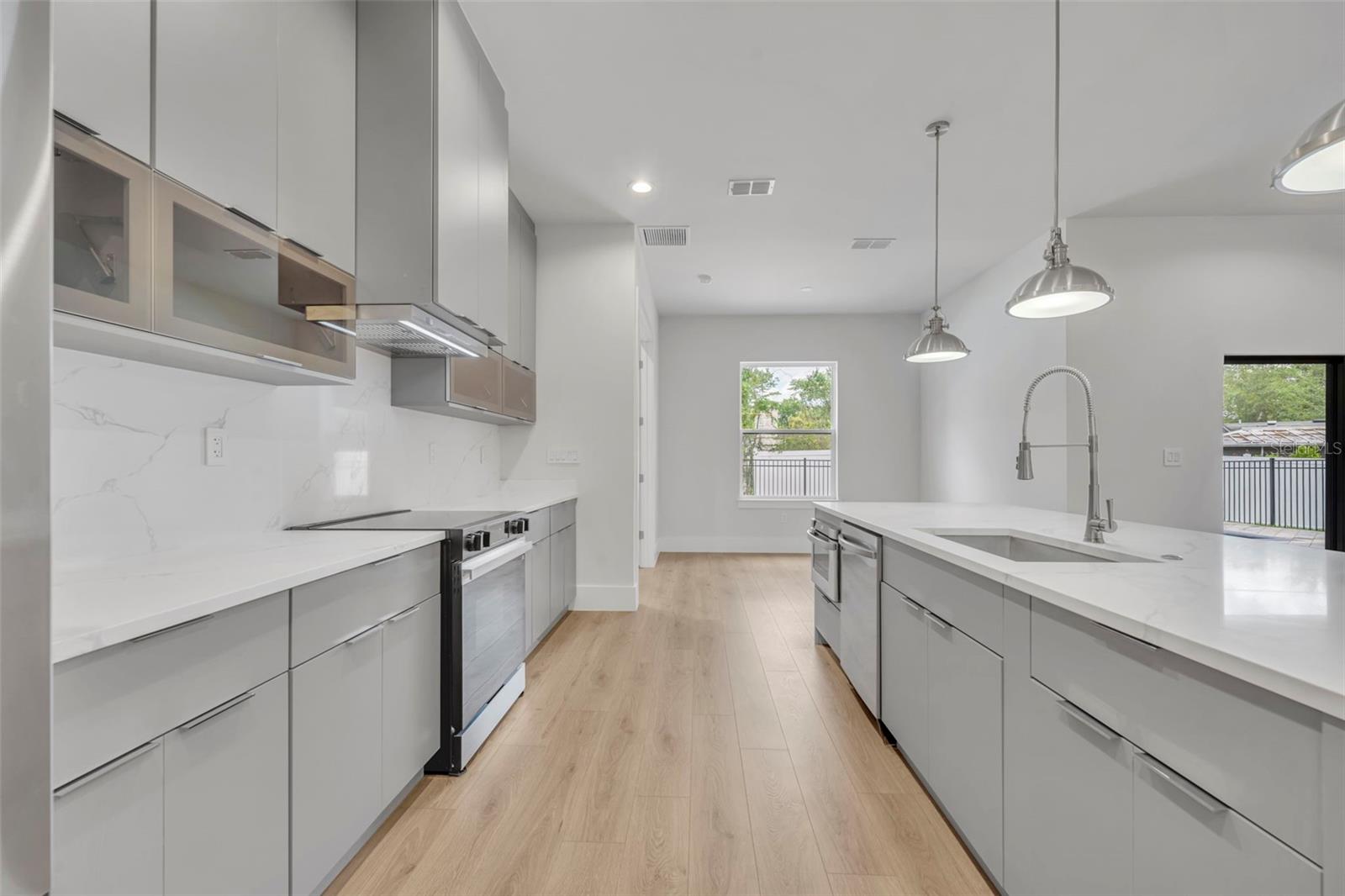 Image 15 of 46 For 102 Bell Place