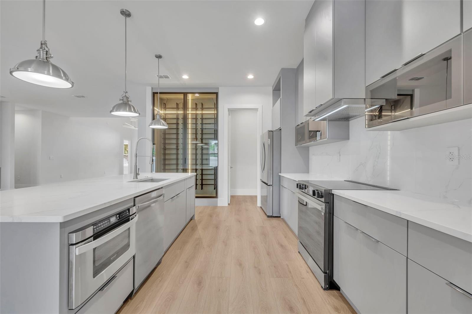 Image 16 of 46 For 102 Bell Place