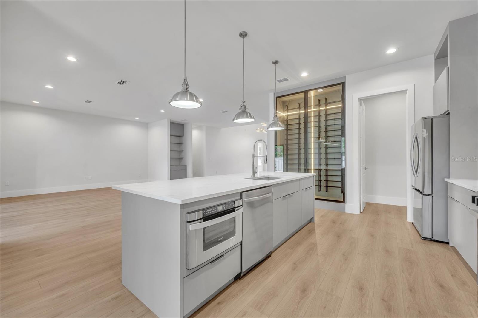 Image 17 of 46 For 102 Bell Place