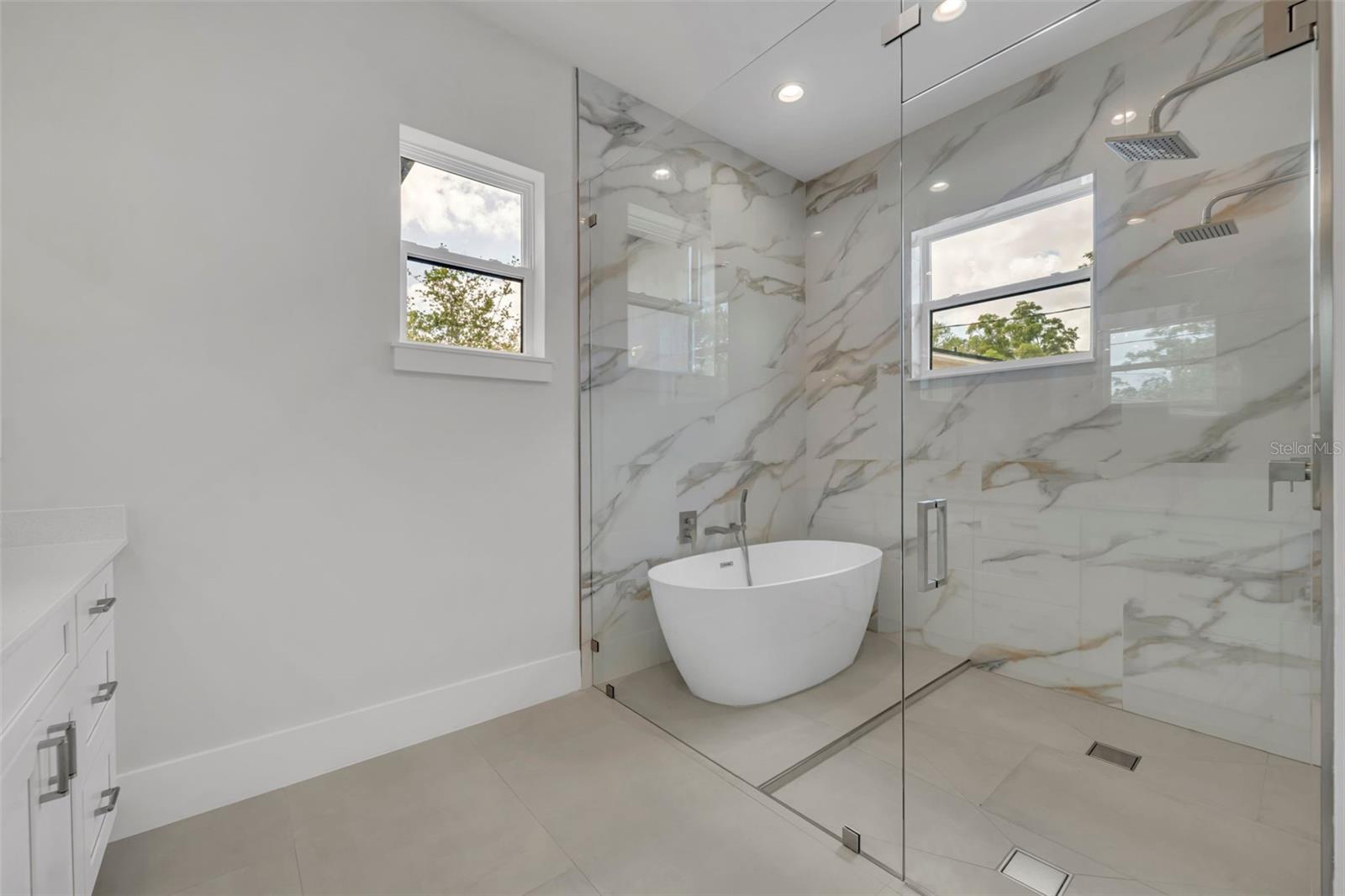 Image 24 of 46 For 102 Bell Place