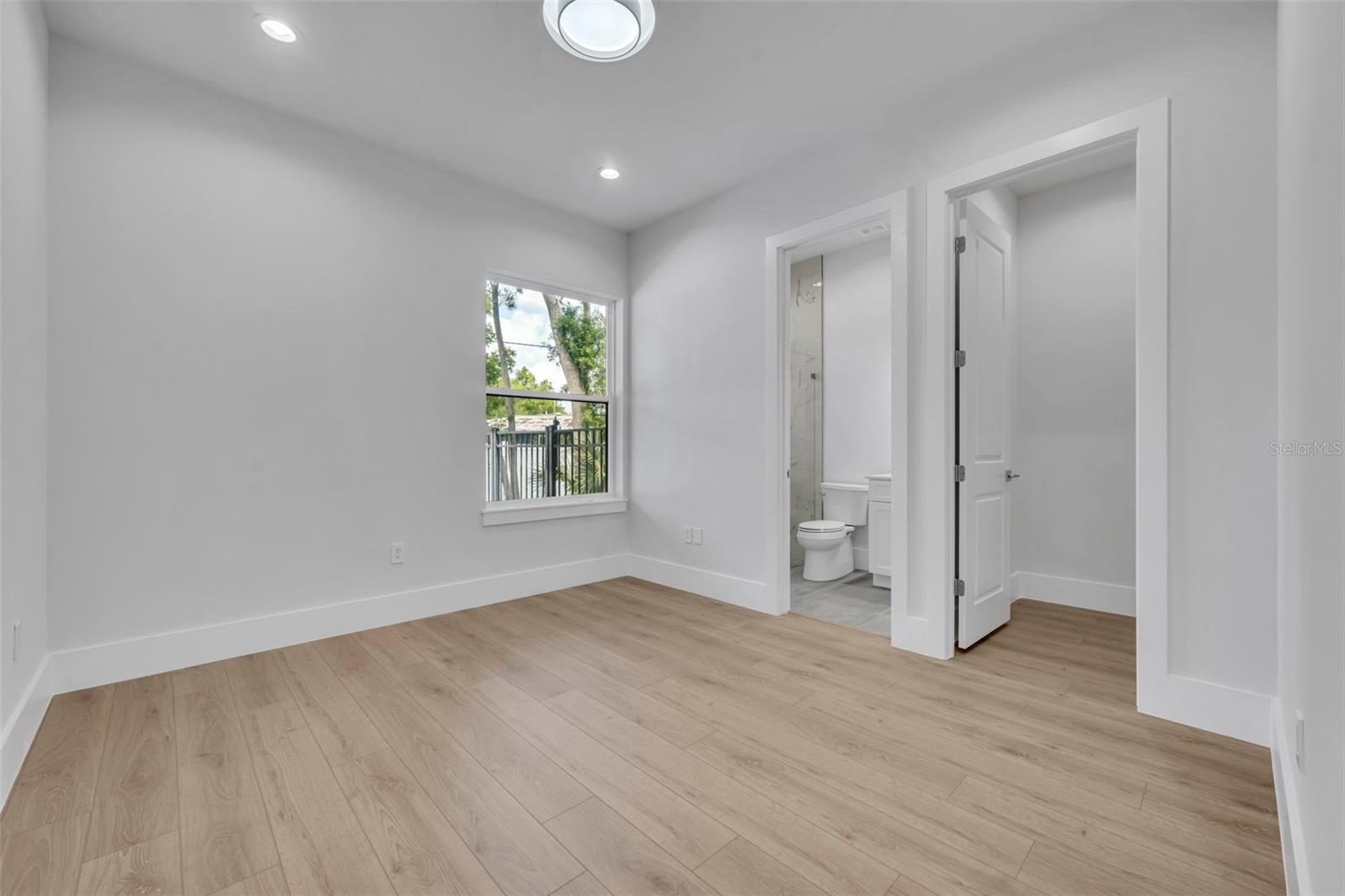 Image 34 of 46 For 102 Bell Place