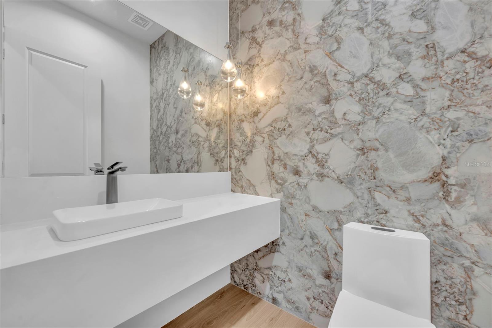 Image 36 of 46 For 102 Bell Place