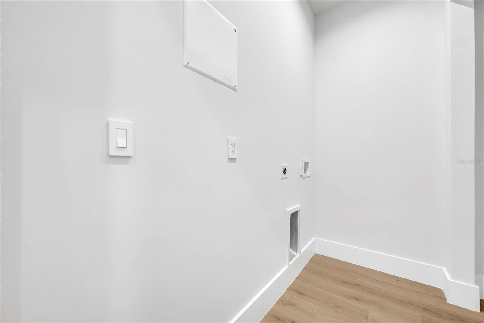 Image 37 of 46 For 102 Bell Place