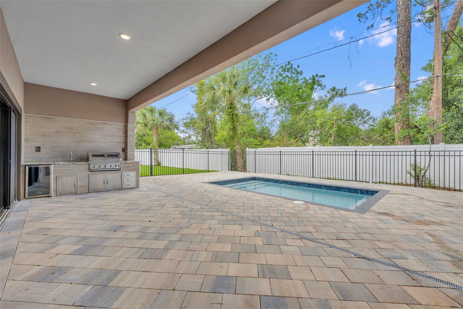 Image 38 of 46 For 102 Bell Place