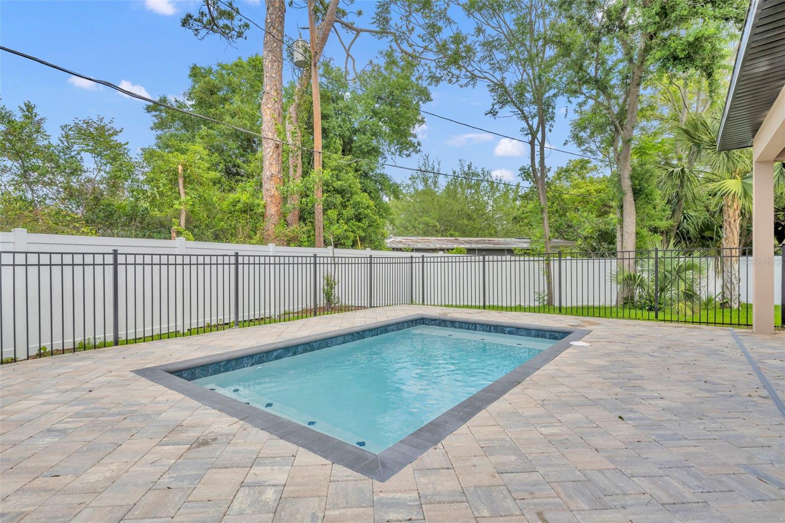 Image 41 of 46 For 102 Bell Place