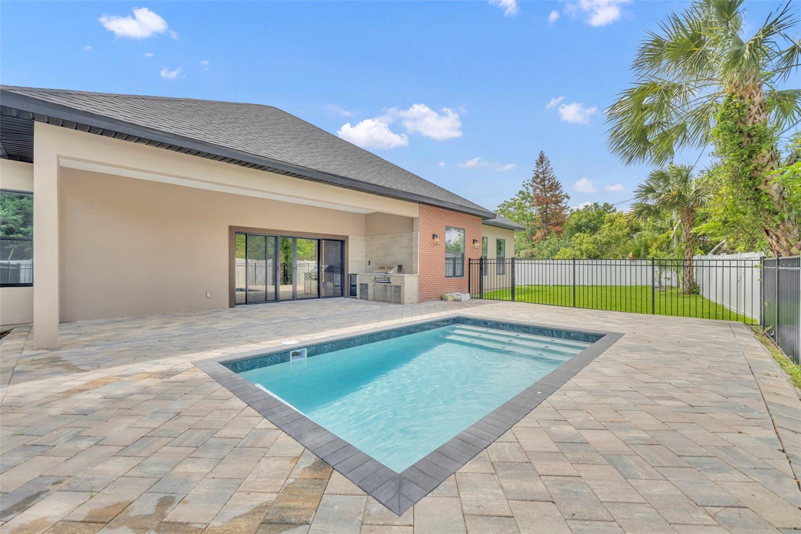 Image 44 of 46 For 102 Bell Place