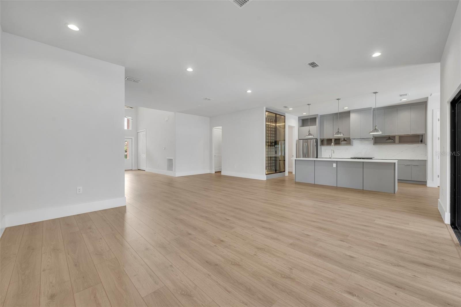 Image 9 of 46 For 102 Bell Place