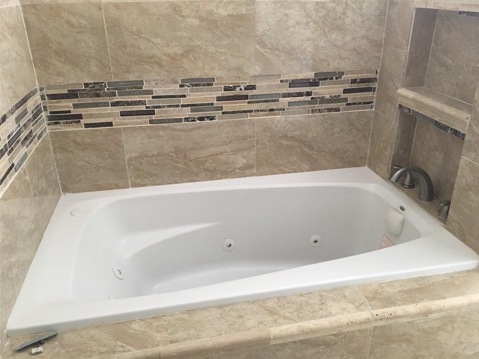 Image 13 of 18 For 804 Orchid Avenue